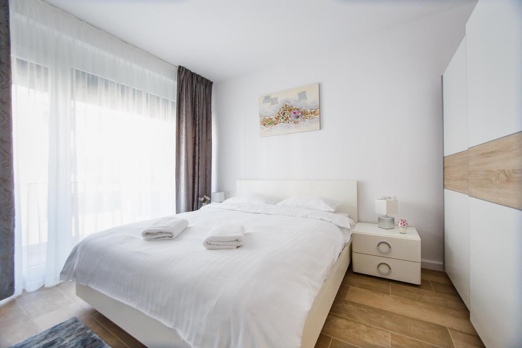 Lovely Home At West Residence Oradea Exterior photo