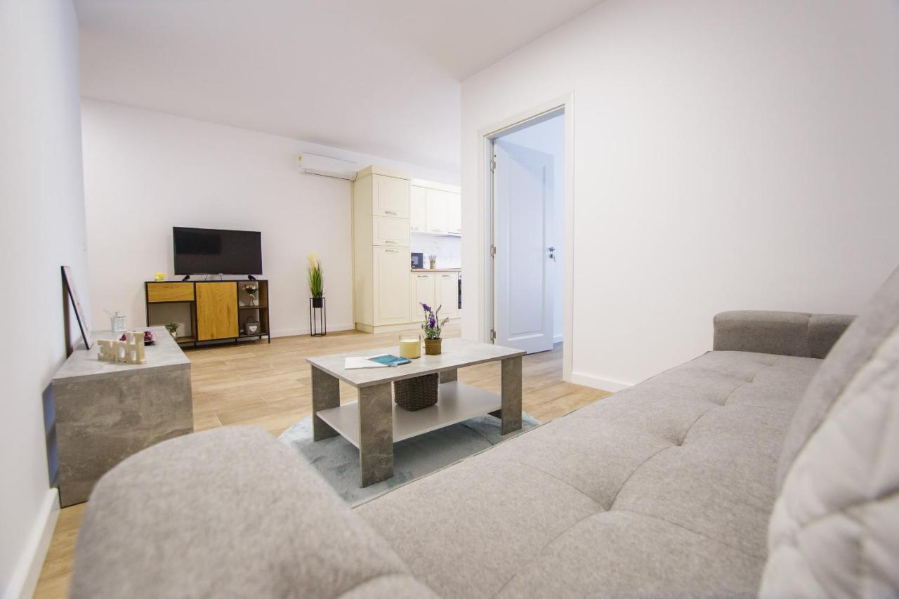 Lovely Home At West Residence Oradea Exterior photo
